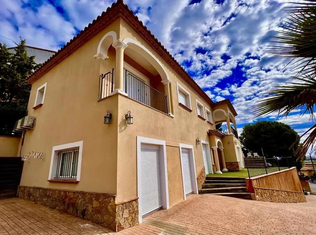 Villa Casa Mas Ambros Con Piscina Desbordante Calonge