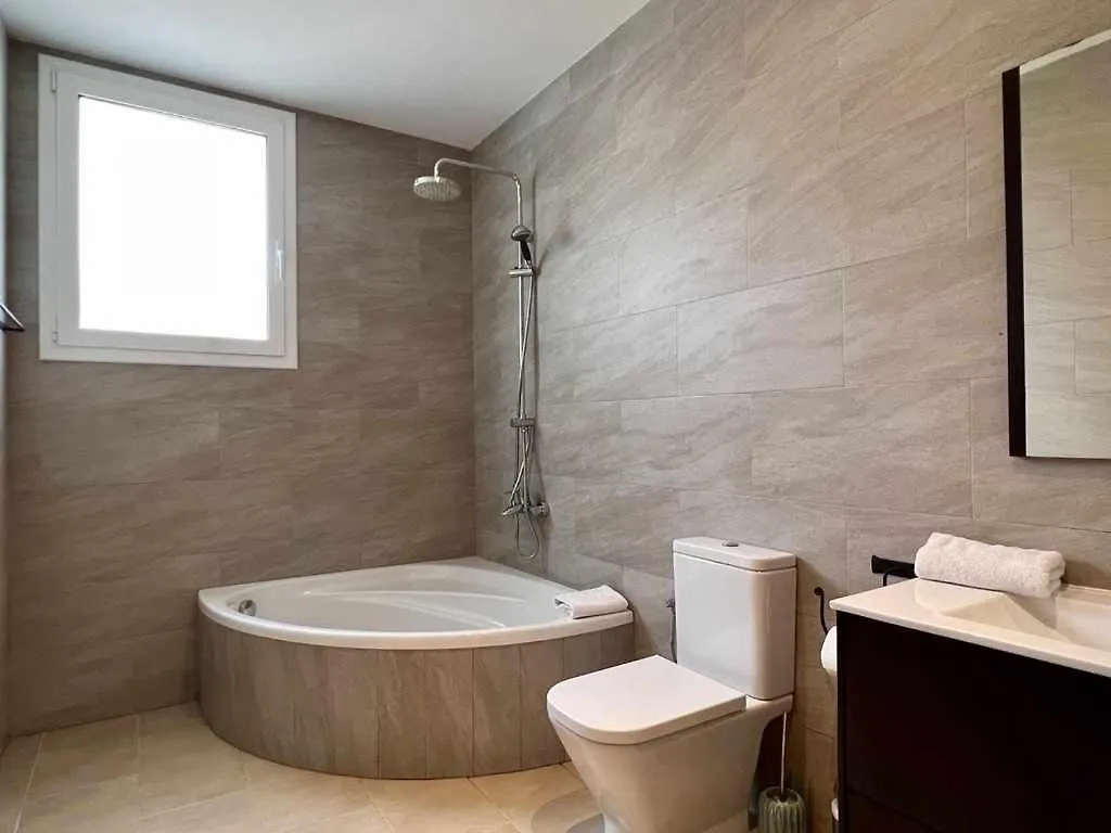Villa Casa Mas Ambros Con Piscina Desbordante Calonge